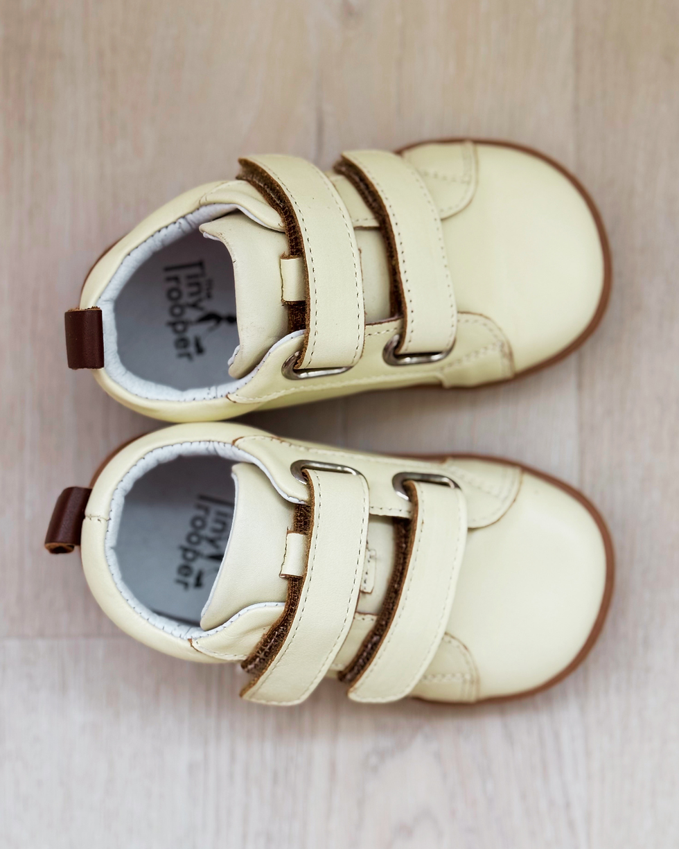 Thumbnail: Elliot Sneakers in Warm Almond Size 6