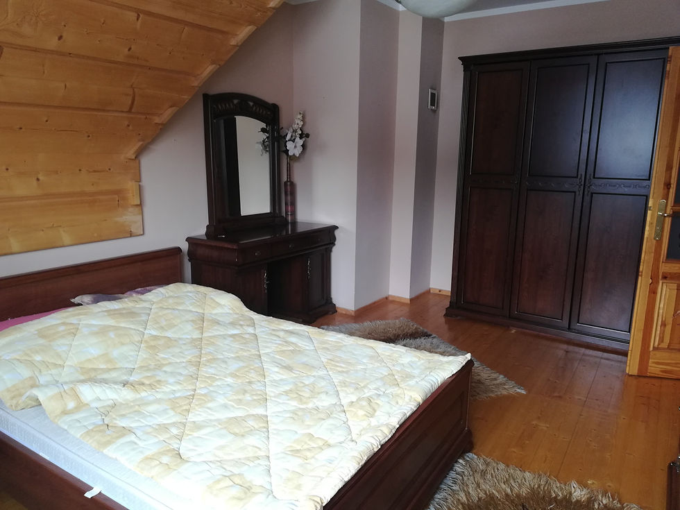 90538082_2433292940106022_82172160888075