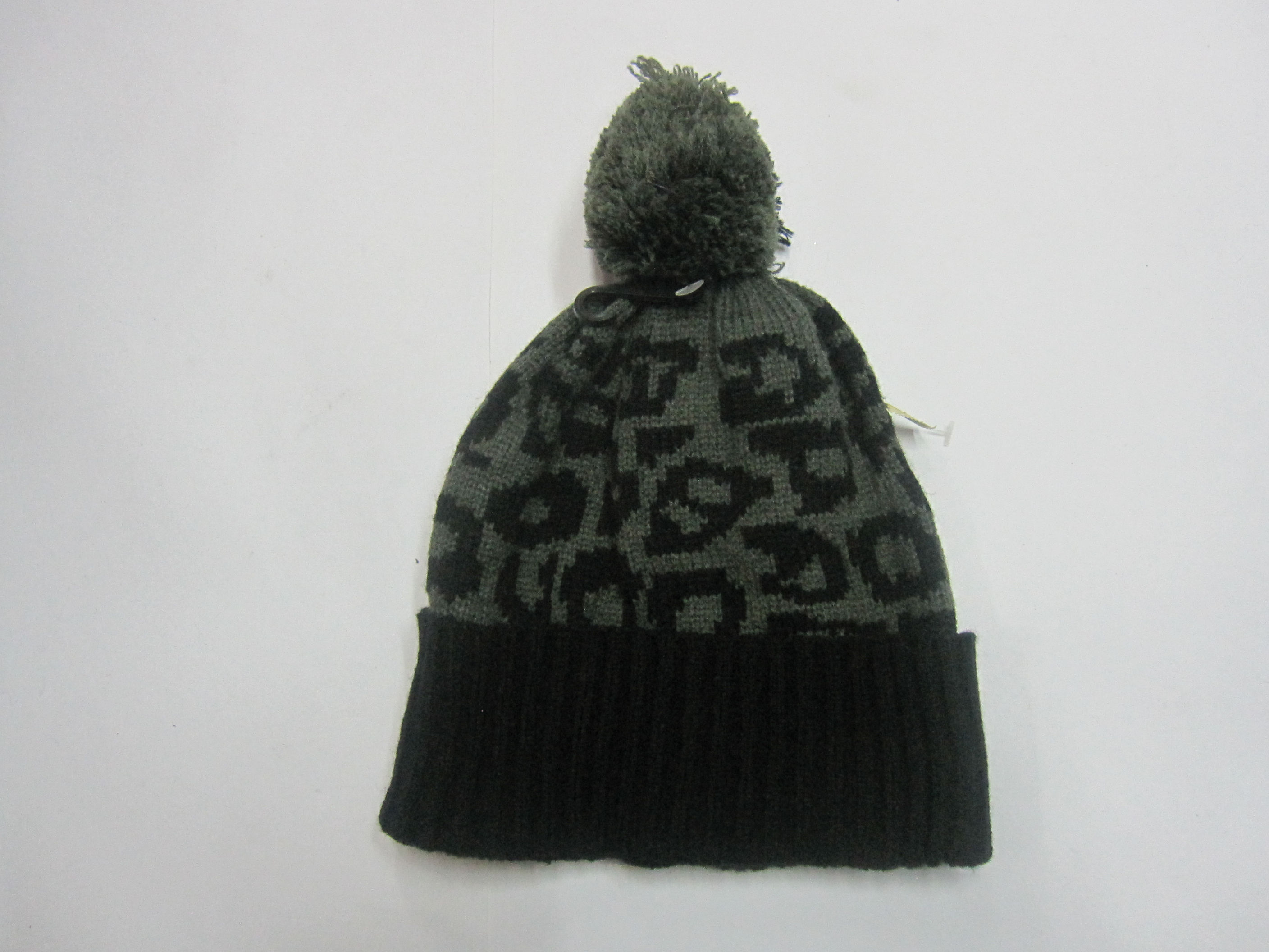 Gorro c/bombon verde oscuro