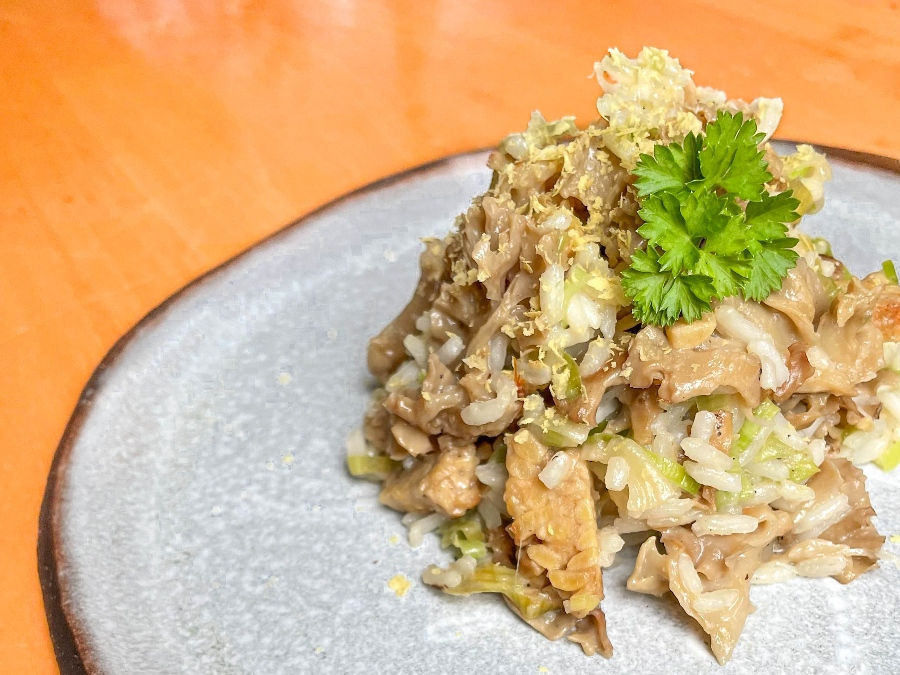 RISOTTO WITH TEMPEH AND CAULIFLOWER FUNGUS