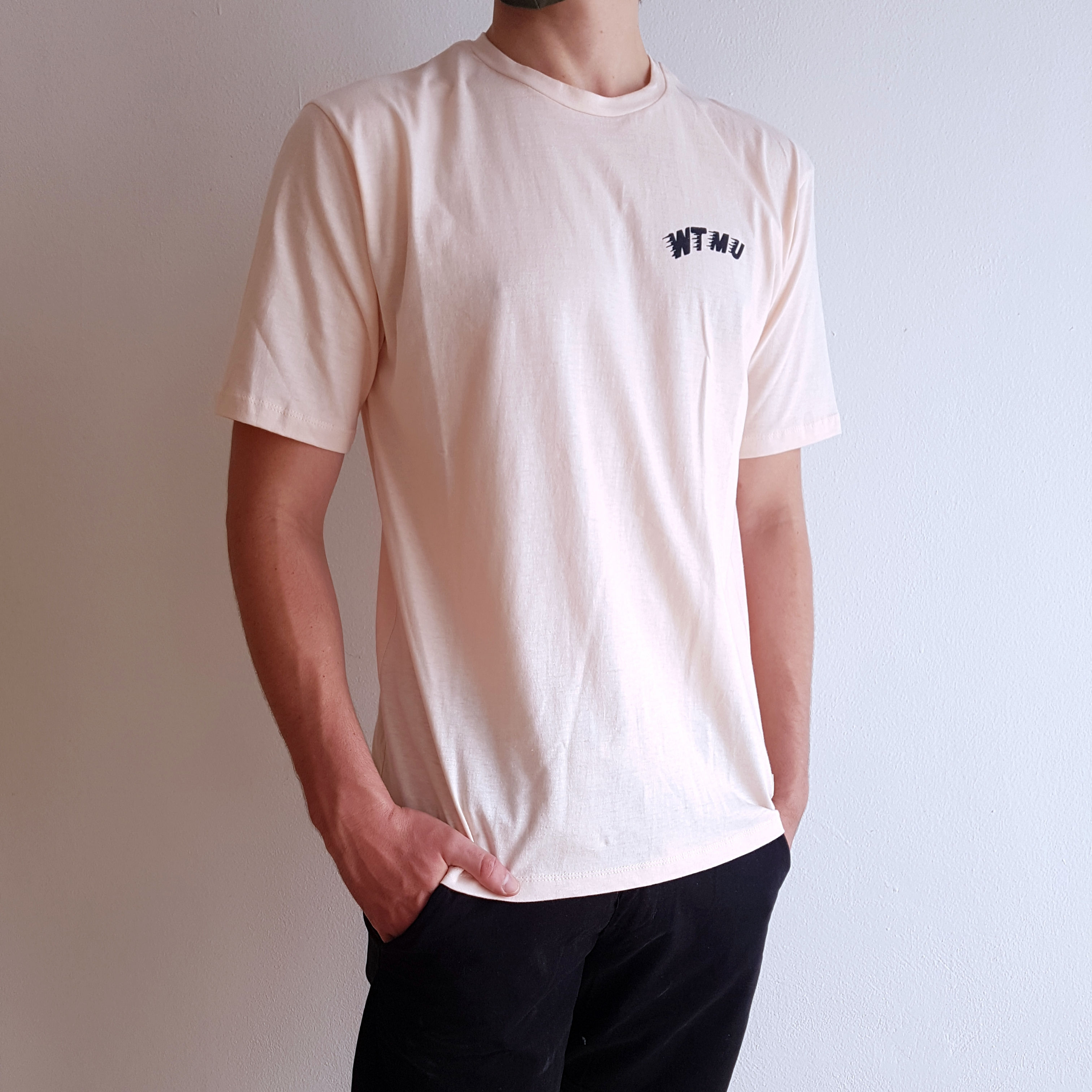 Remera GIVEN