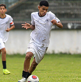VITOR HUGO_edited.jpg