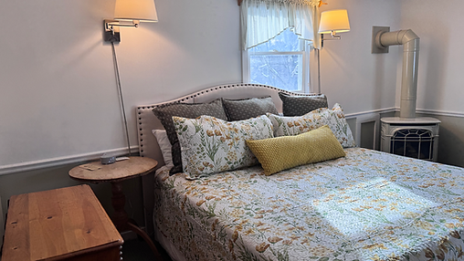 Rm 7: King & Twin Bedroom with Fireplace (2nd Floor)