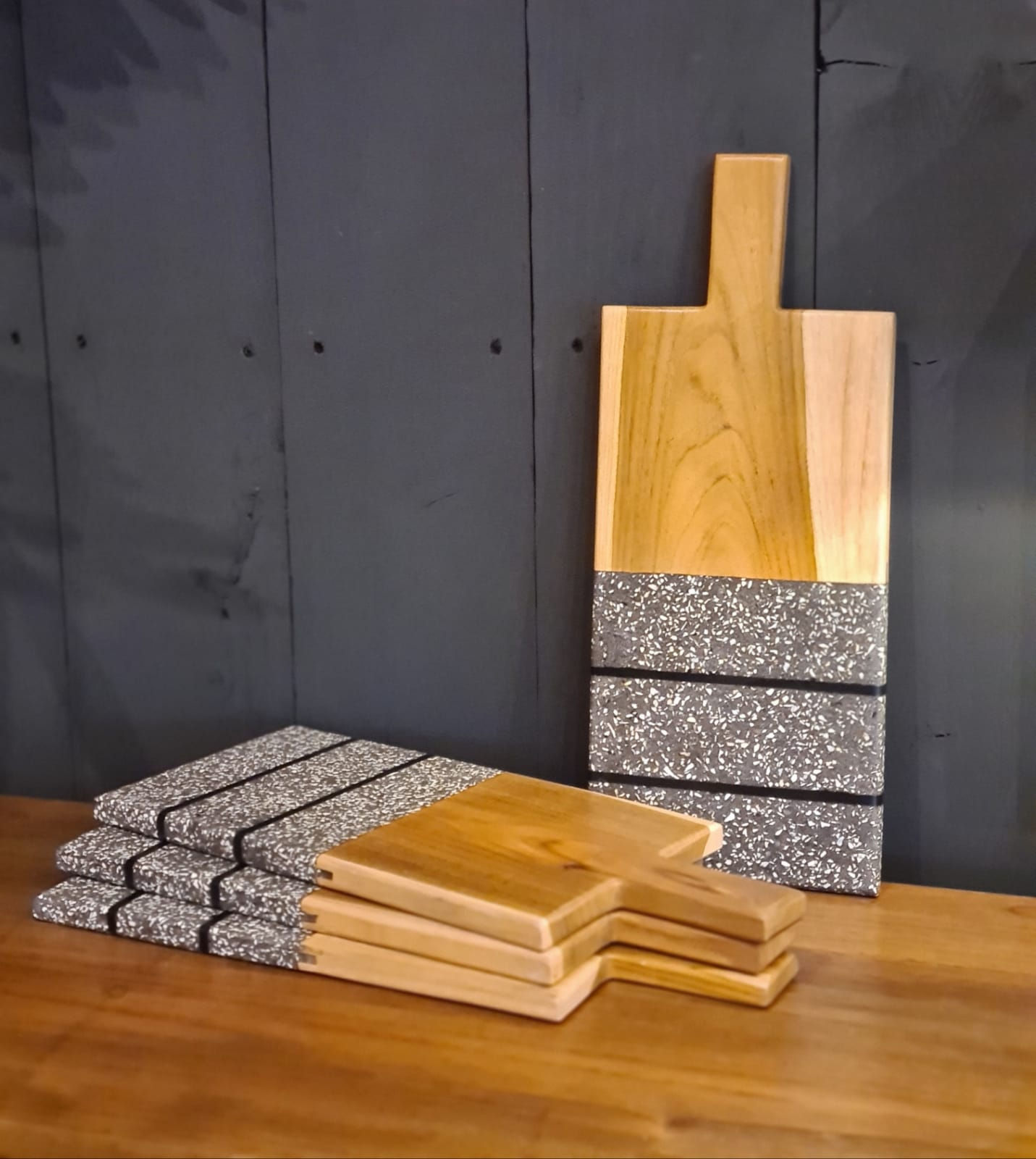 Planche à découper en bois et marbre