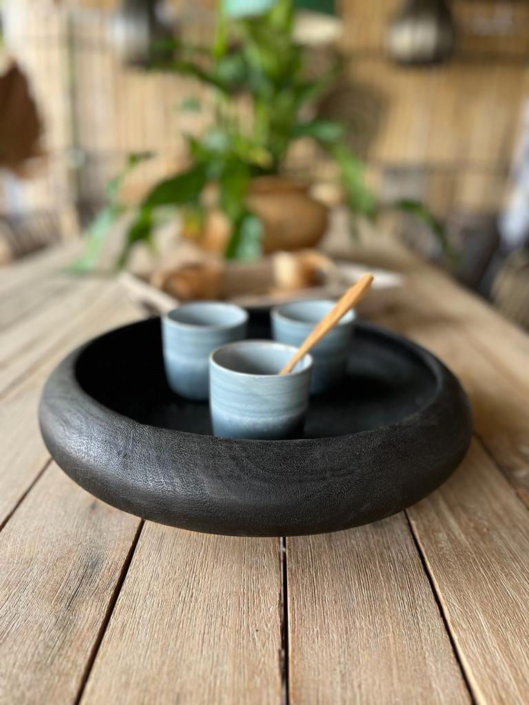plat rond noir en suar