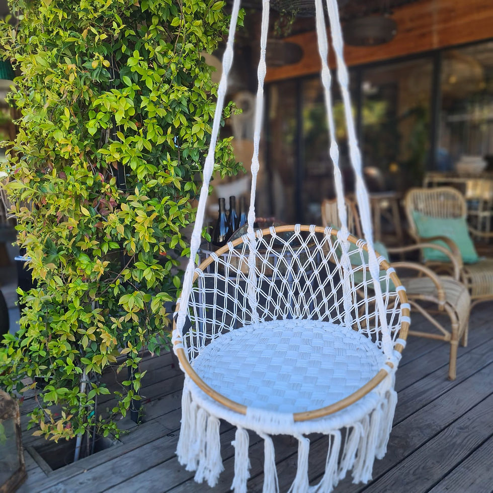 Fauteuil en macramé suspendu