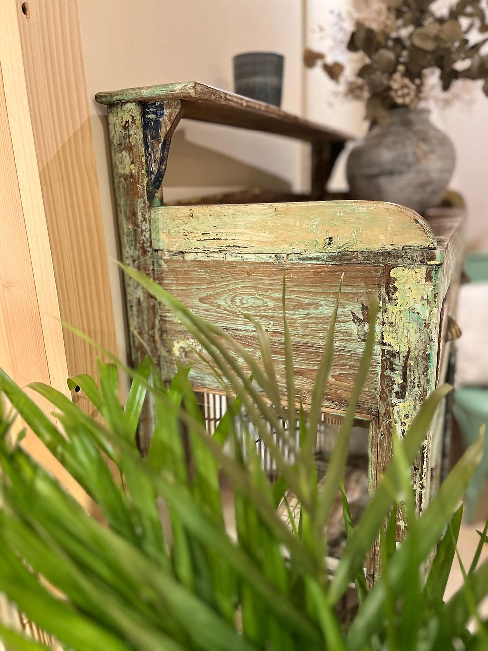 Miniature : coté meuble vert sauge patiné