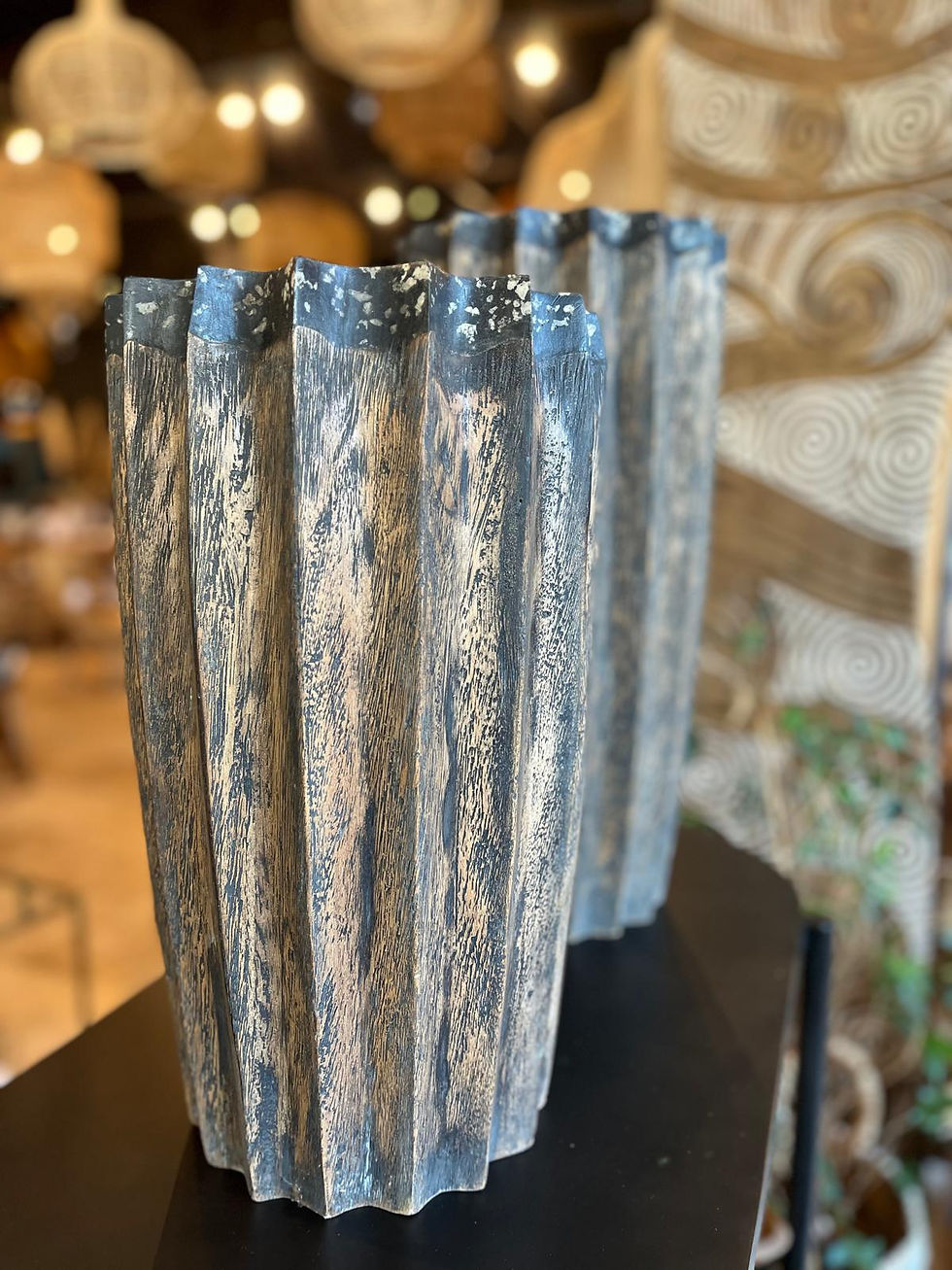 Miniature : vase en bois avec au sommet du terrazzo