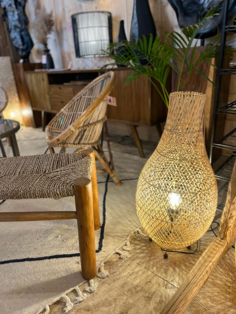 Miniature : lampe en rotin vue de face