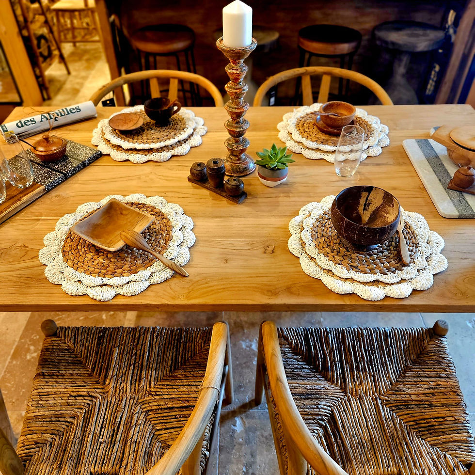 Miniature : zoom table en bois avec chaises