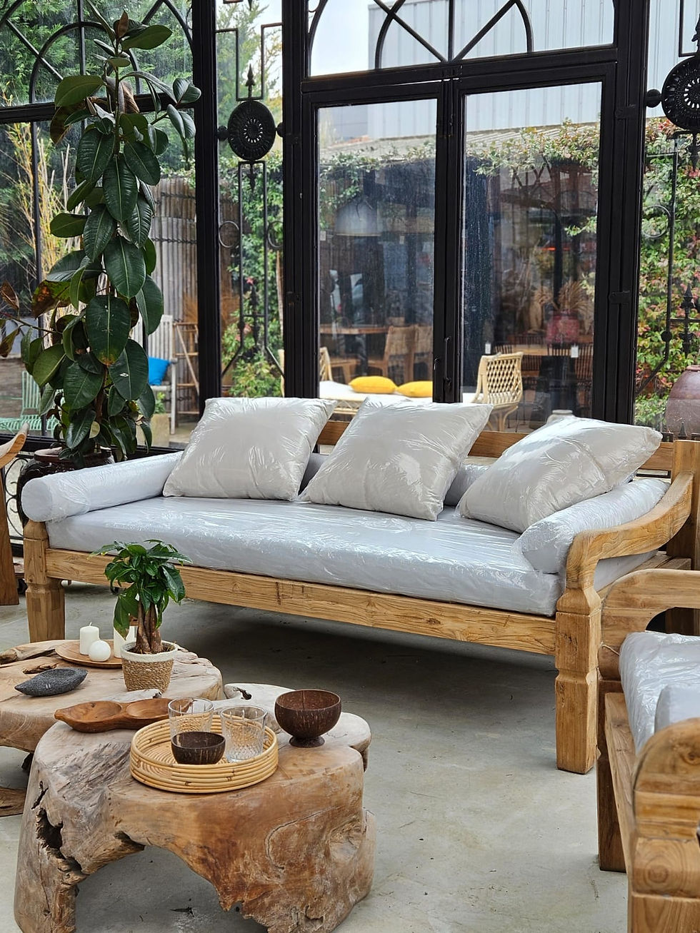 Banquette de jardin en bois de teck, salon de jardin saint remy de provence