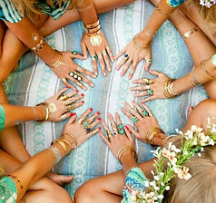 free spirit sfeer met 9 handen