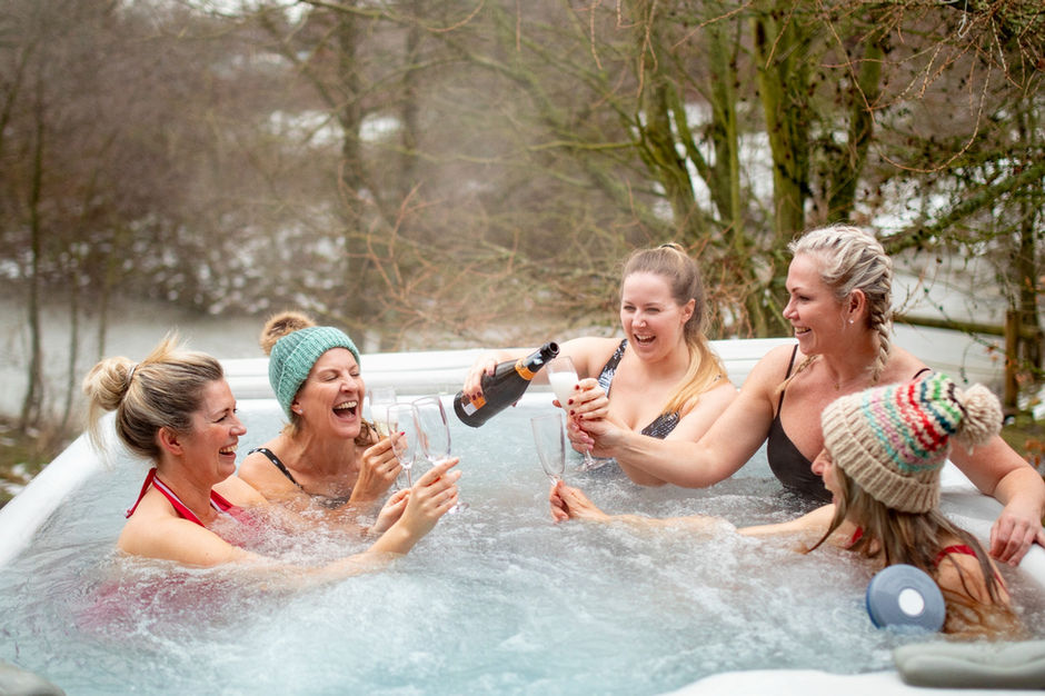 Champagne in Hot Tub_edited.jpg