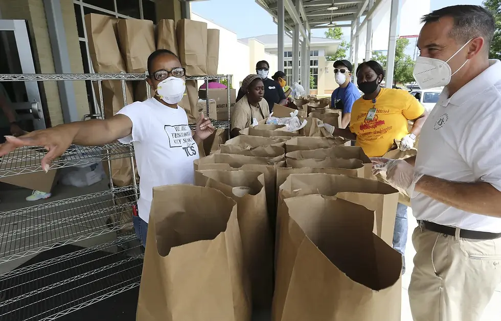 LASONIA CONWAY GIVES INSTRUCTIONS FOR FOOD DISTRIBUTION