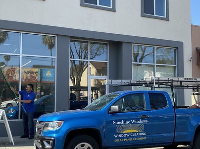 pomona commercial window cleaning_edited.jpg