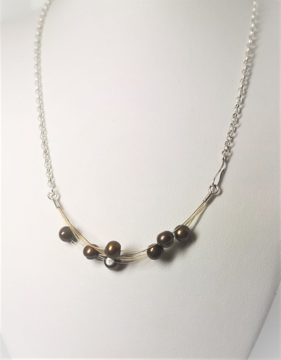 Thumbnail: Pearls on horse hair