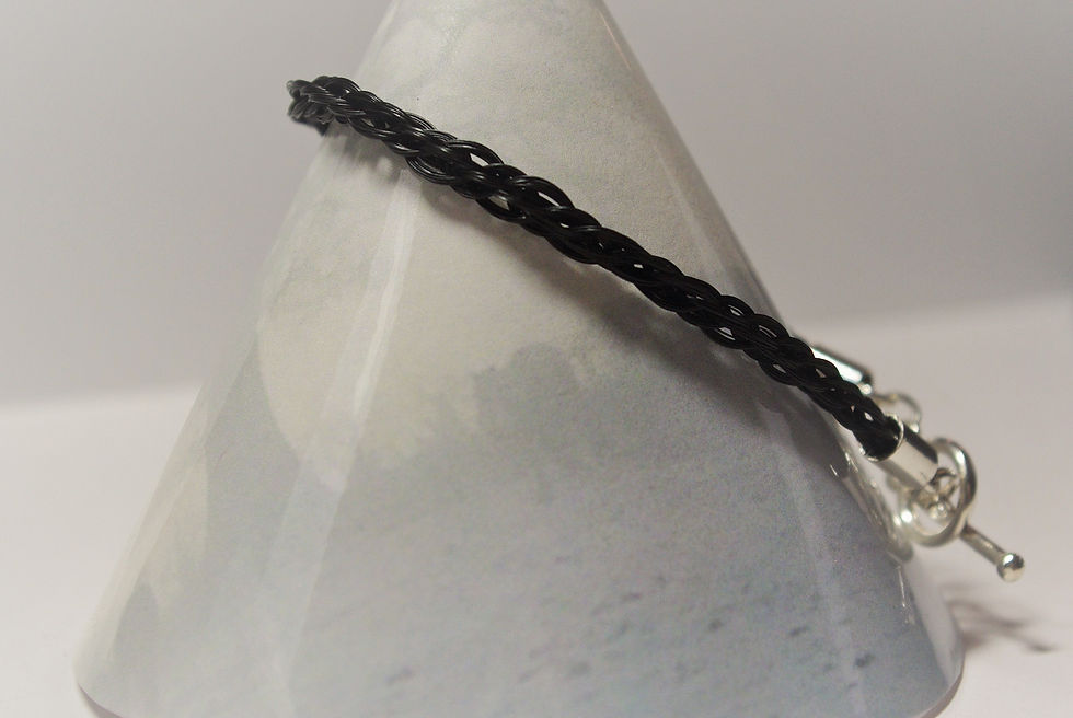 Thumbnail: Round braid bracelet