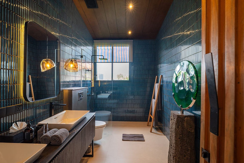 v2_suite2_bath.jpg