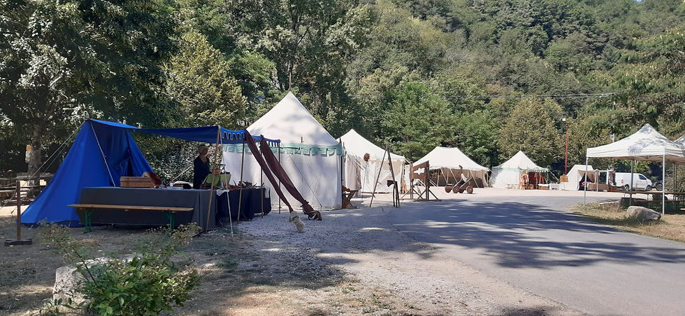 Camp medieval Entraygues (3).jpg