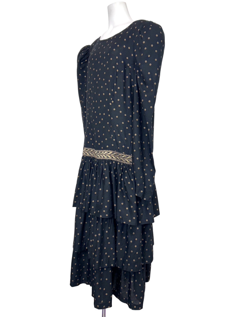 サムネイル： DRESS