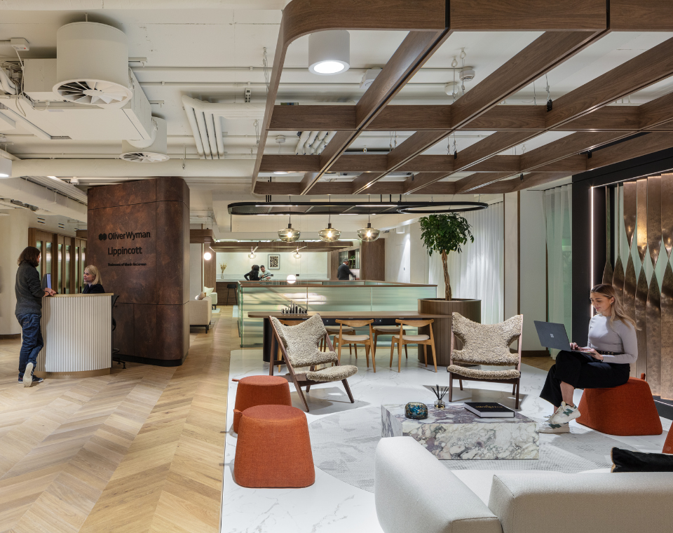 662a622634f529f503c35ca4_The hotelification of the workplace listing image.png