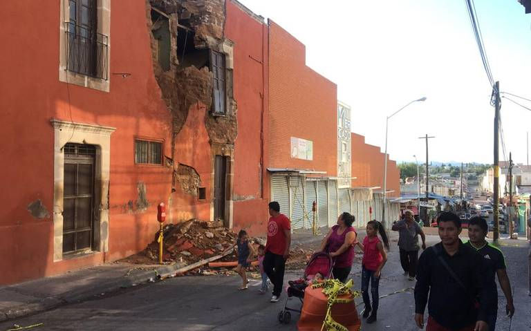 Latente peligro en la calle Segunda y Manuel Doblado 
