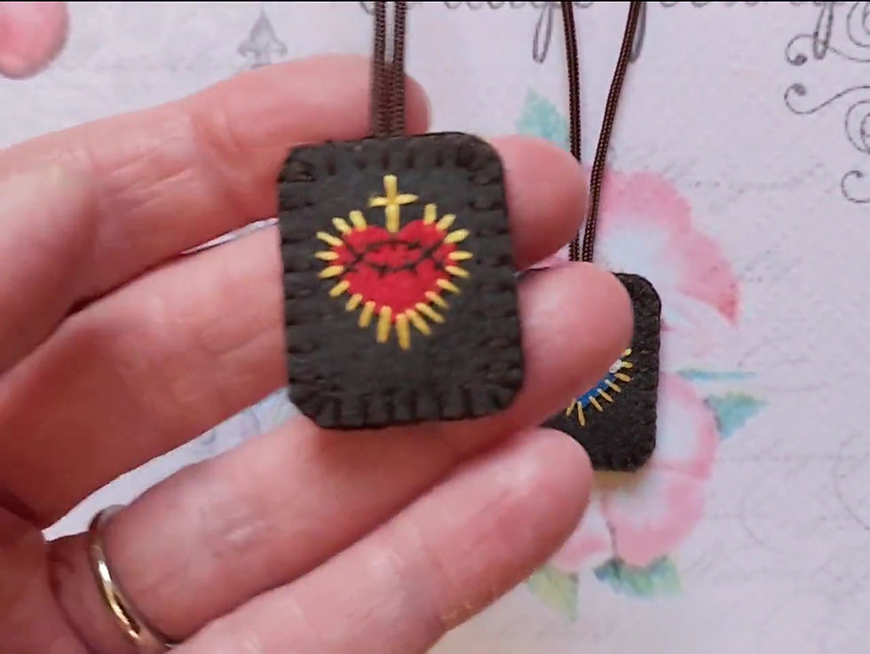 Miniature : Scapulaire brun, brodé main,  Sacré Coeur de Jésus et Coeur Immaculé de Marie