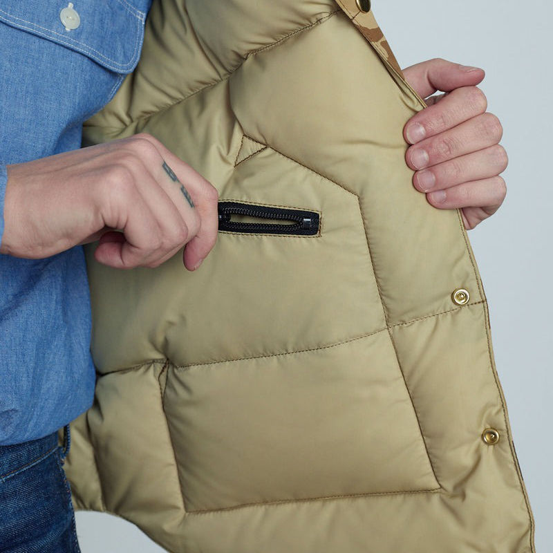 Thumbnail: ROCKY MOUNTAIN FEATHERBED Down Vest Hunter Camo