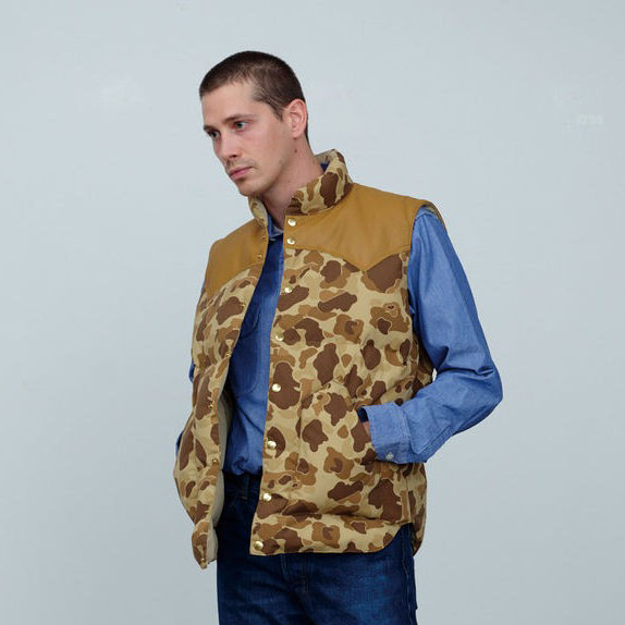 Thumbnail: ROCKY MOUNTAIN FEATHERBED Down Vest Hunter Camo