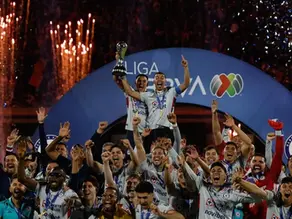 Cruz Azul conquista la décima tras vencer a Pumas