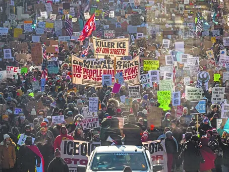 Trump evade responsabilidad de ICE por muertes de civiles