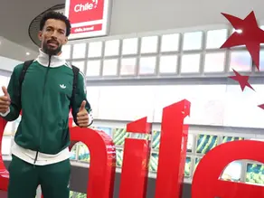 Vozinha llega a Chile para cerrar su fichaje con Colo Colo