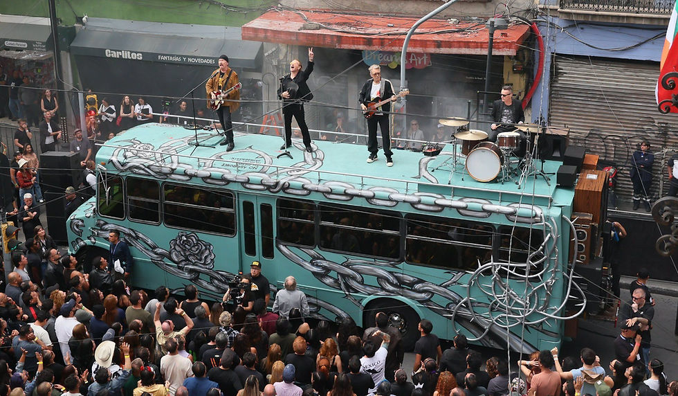 U2 convierte calles del Centro Histórico en set musical