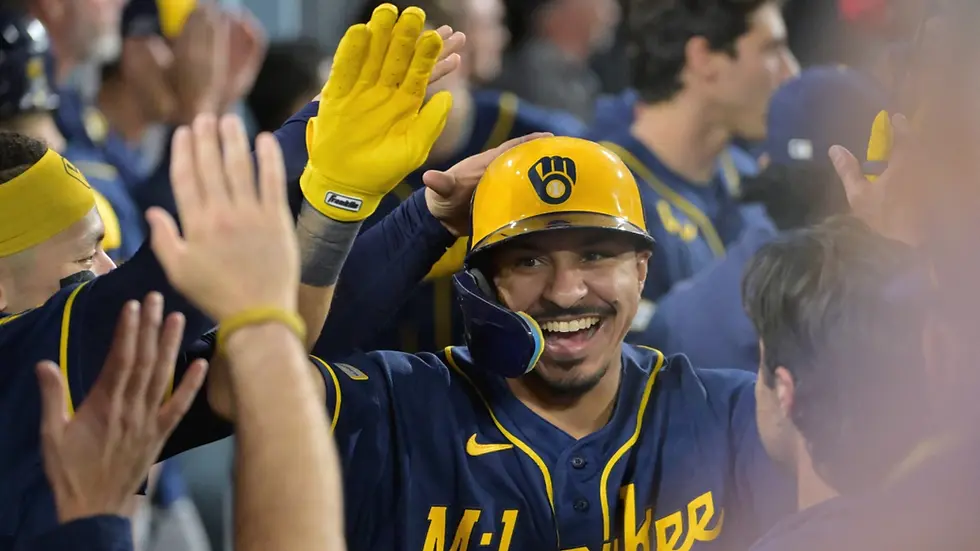Brewers barren a Dodgers y regresan a la Serie Mundial tras 44 años