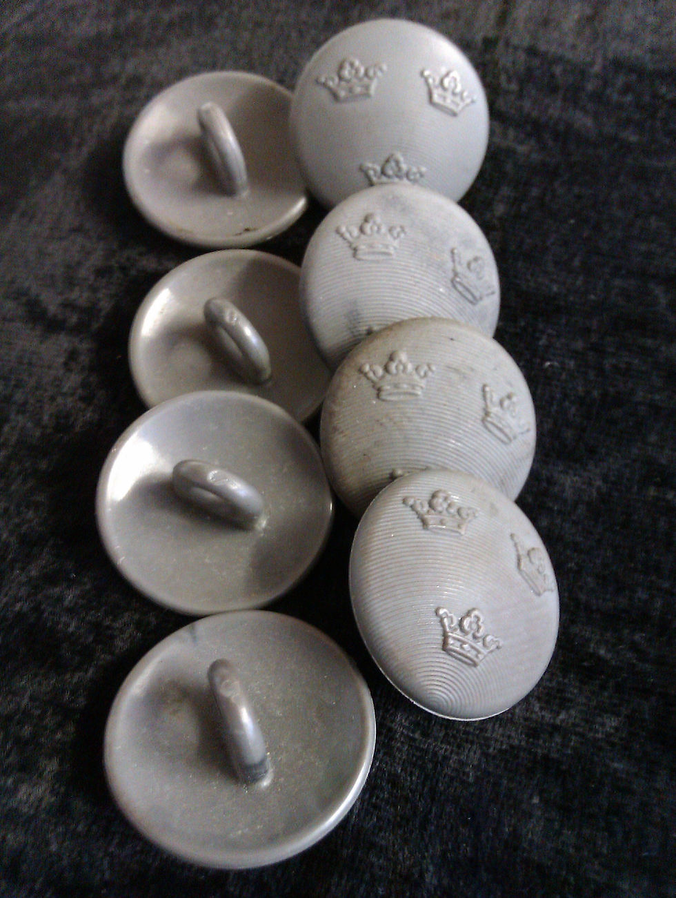 Thumbnail: Swedish Royal Air Force Buttons X 8 Large