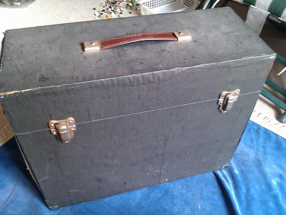 Thumbnail: 1950s German Leitz Prado 250 35mm Projector & Case