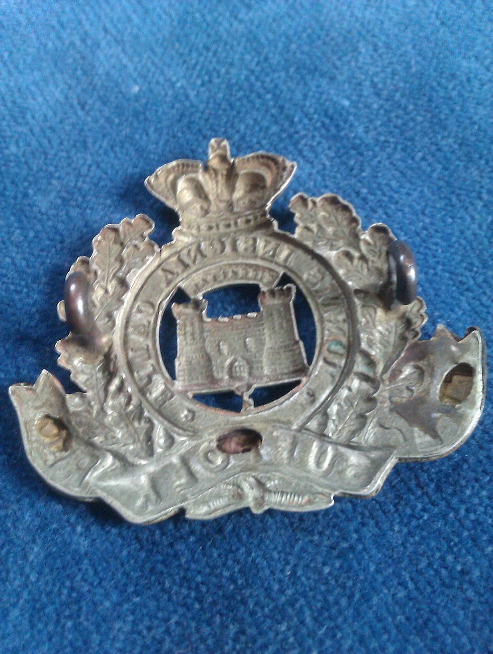 Thumbnail: The Suffolk Regiment 1881-1901 Cap Badge 2 Piece