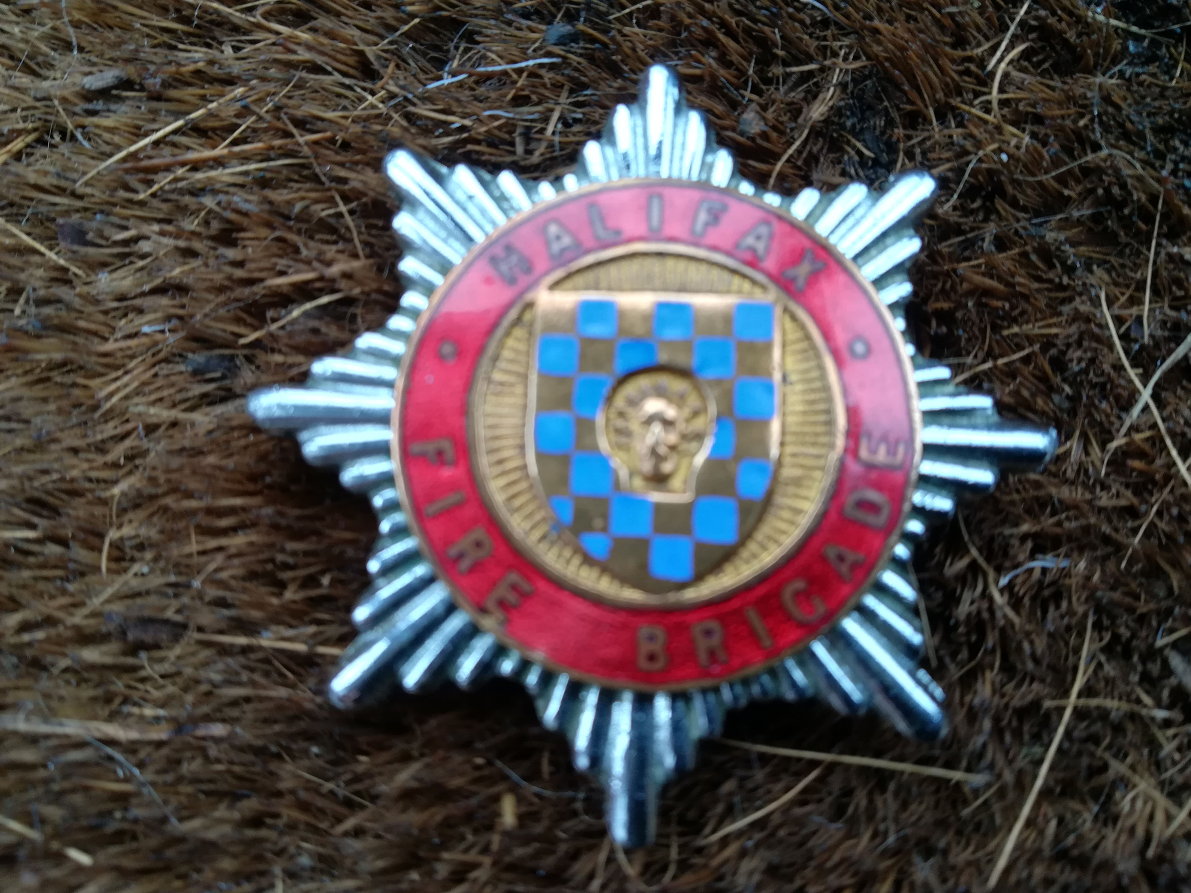 Halifax Fire Brigade 1948 To 1974 Cap Badge Excell