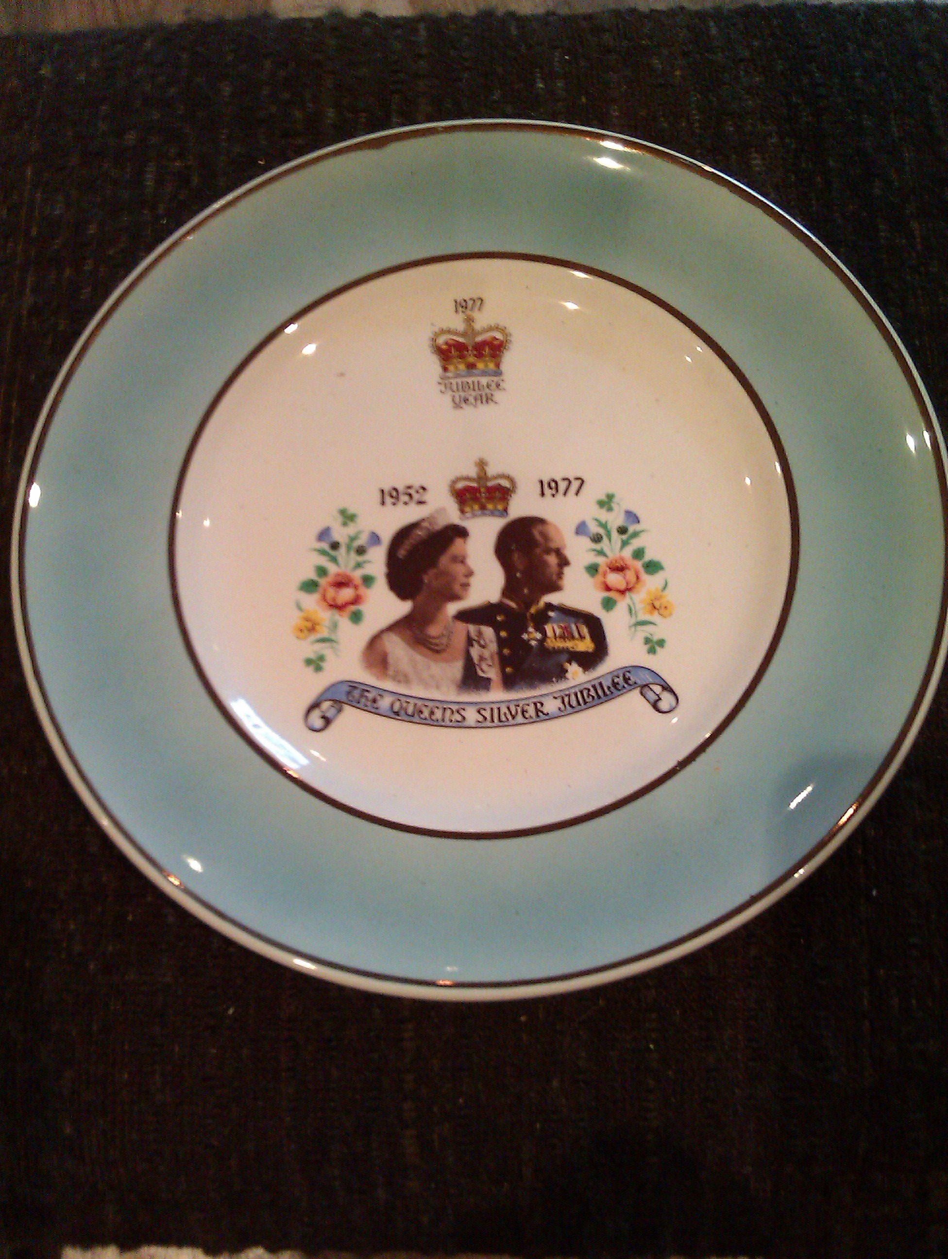 1952-1977 Queens Jubilee Commemorative Plate