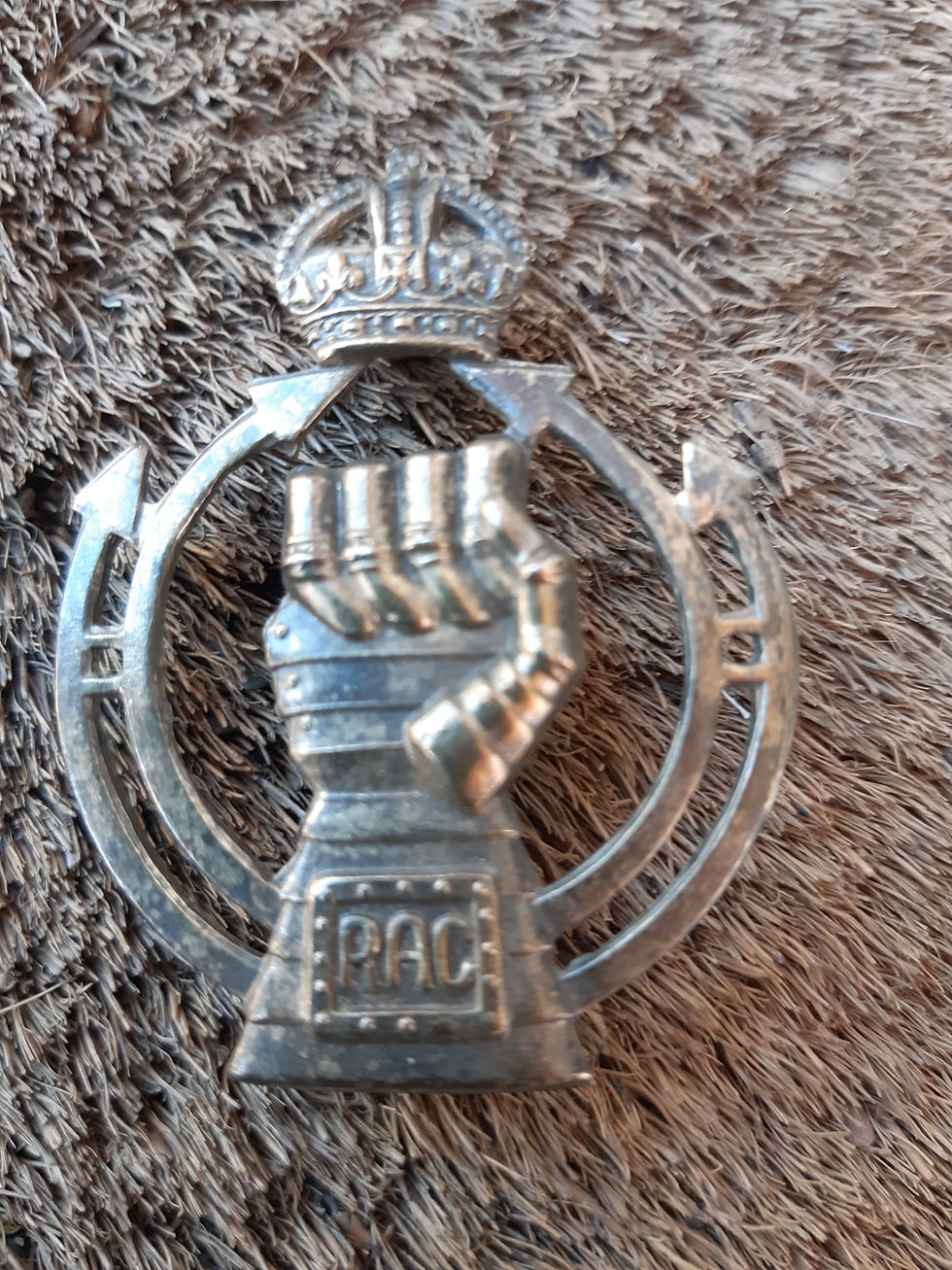 Thumbnail: Royal Armoured Corps 1939 To 1952 Cap Badge