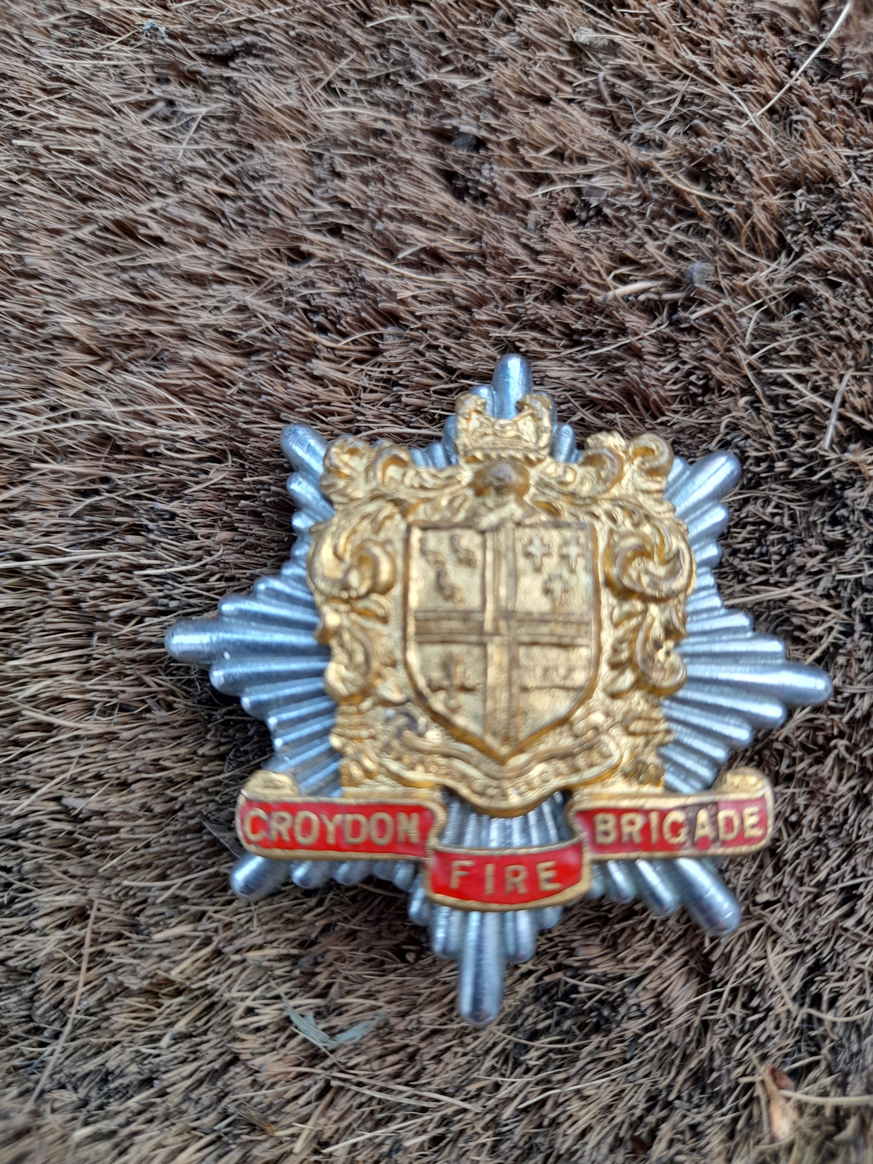 Croydon Fire Brigade 1948 To 1965 Gilt AFS Cap Badge