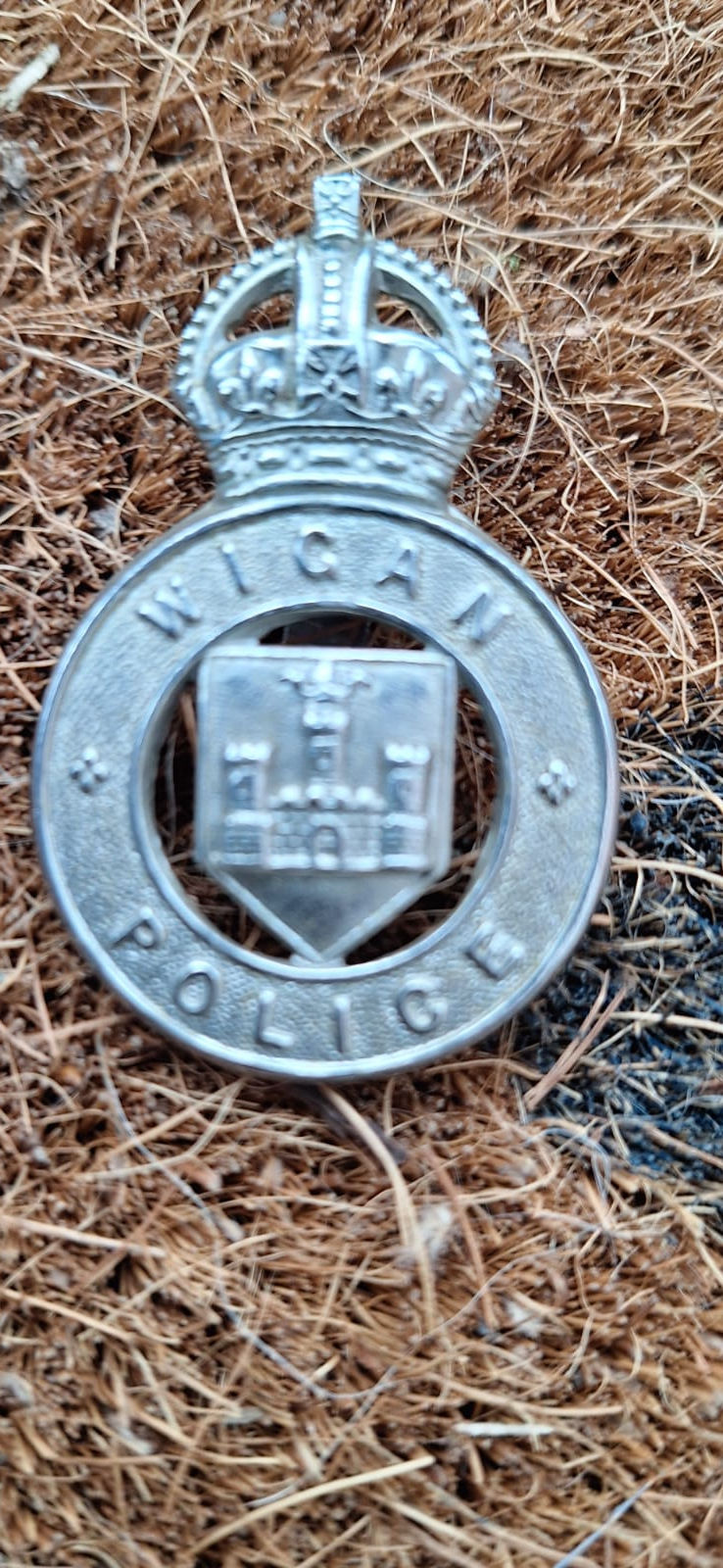 Wigan County Borough Police K.C 1911 To 1952 Cap Badge