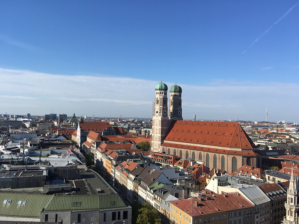 Vista espetacular da Frauenkirche, Munique