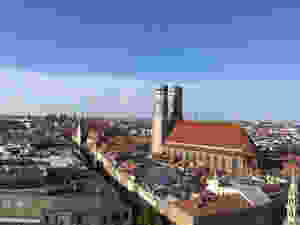 Vista espetacular da Frauenkirche, Munique