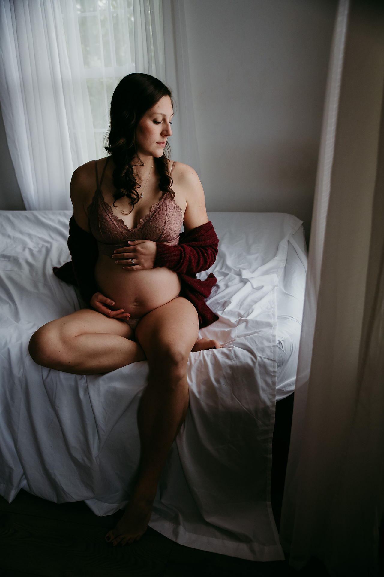 intimate maternity photos Baltimore Maryland