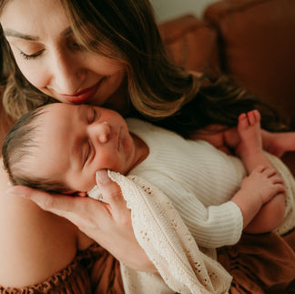 best newborn photos in Baltimore Maryland 