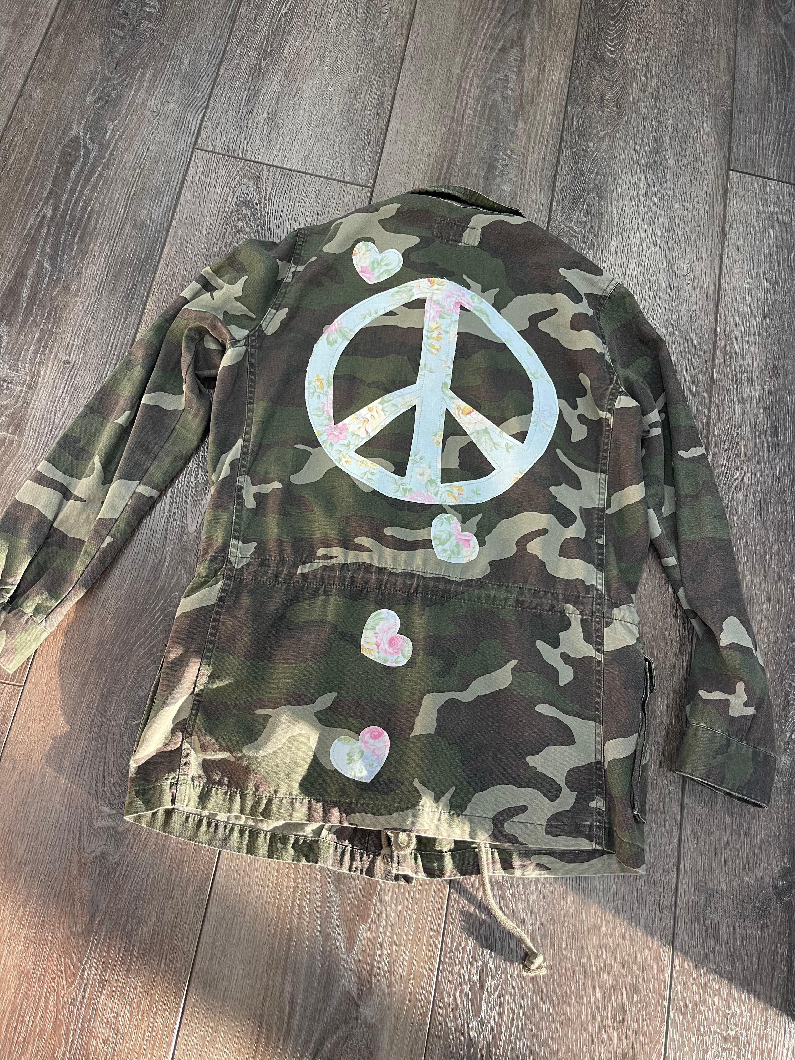 Sz M Camo Peace Jacket