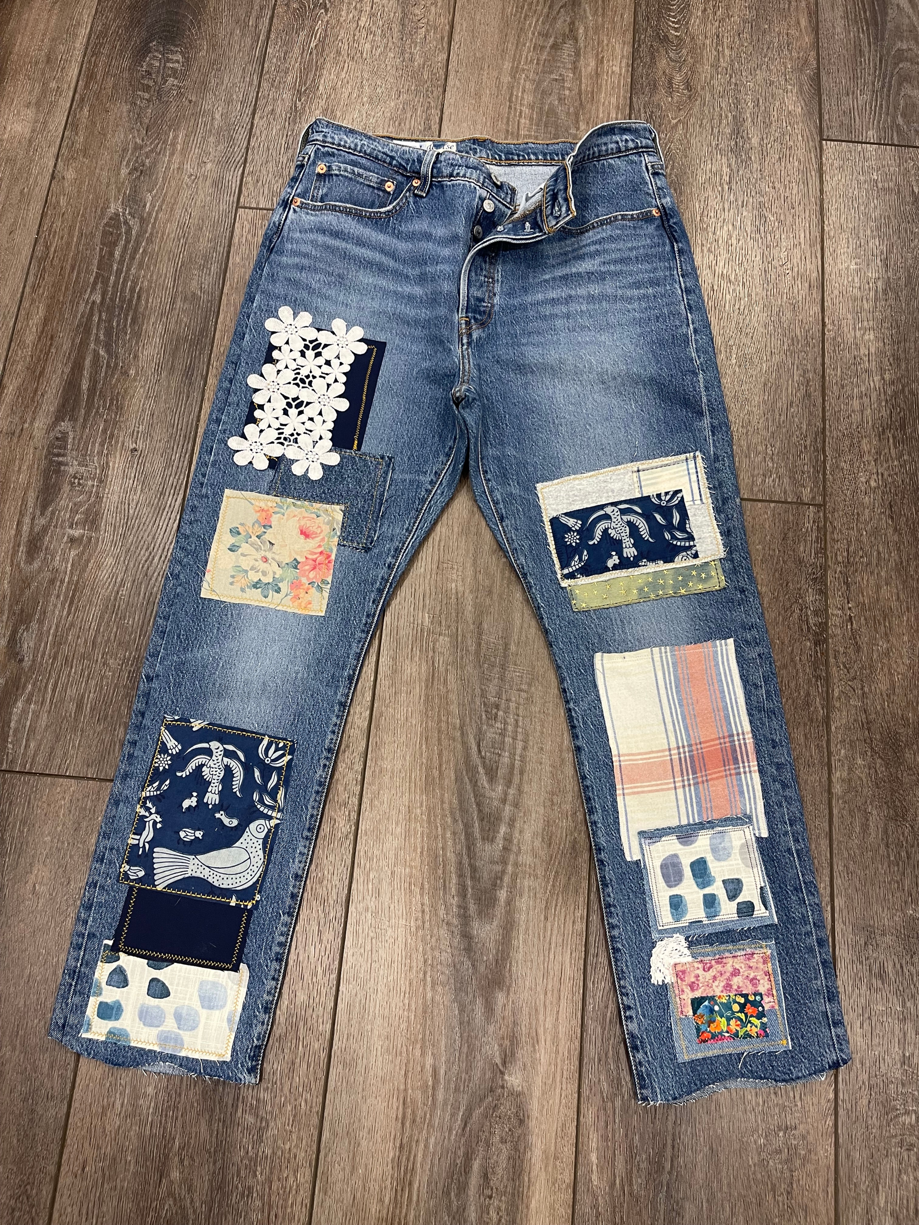 Sz 32 Levi’s 501 (Womens)