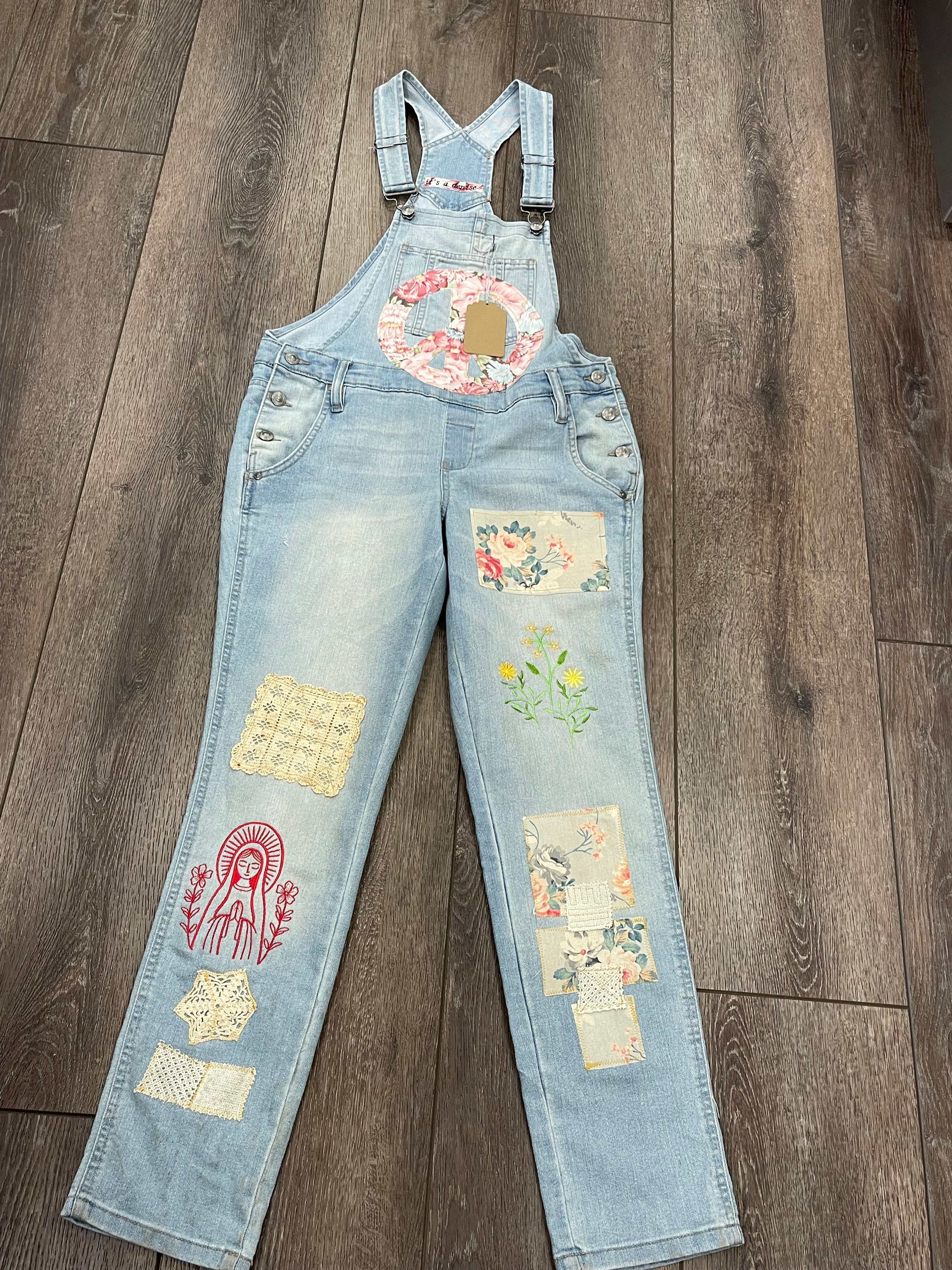 Upcycled Boho Lei SZ M Bibs