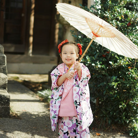 兒童和服體驗｜小朋友撐和傘日式街景｜鎌倉旅行留念